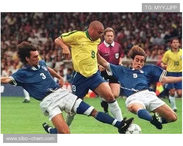 祖开头的足球明星盘点他们的传奇故事与辉煌成就